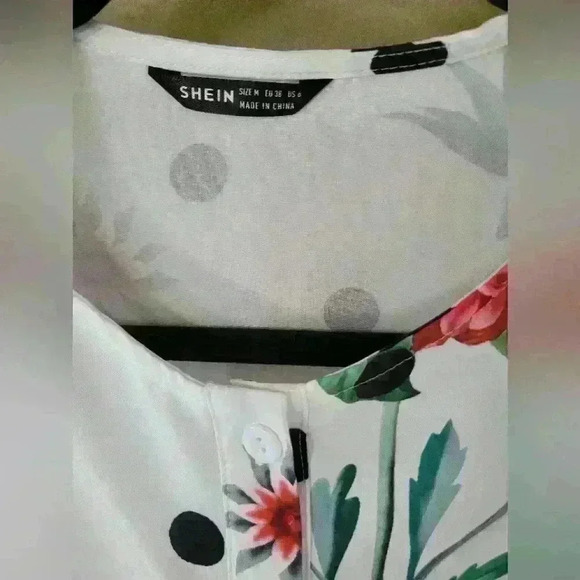 SHEIN | White Sleeveless Tie-Front Blouse, Size M - Picture 4 of 6